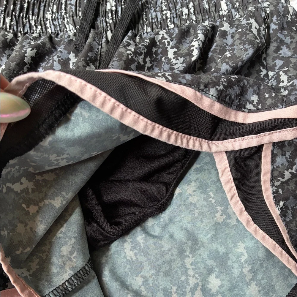 ASICS Women’s Run Short 🩶 - Picture 7 of 10